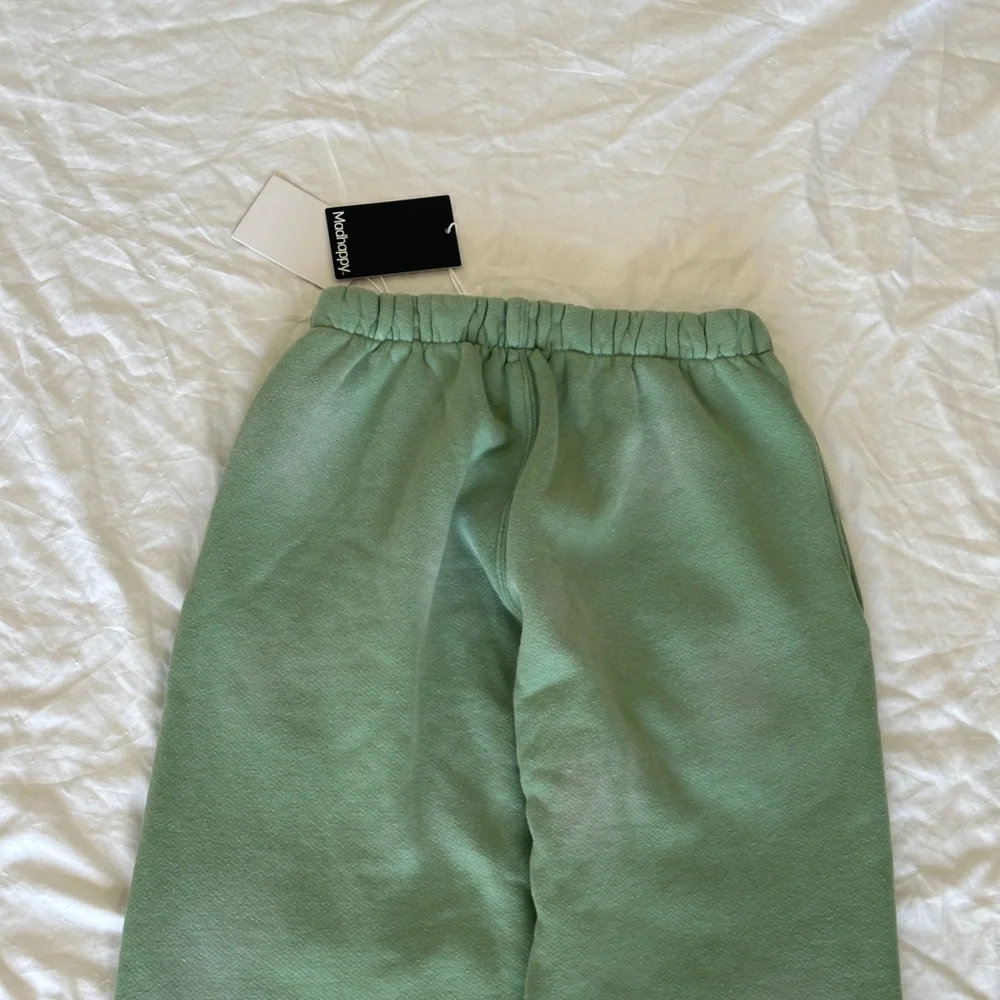 Madhappy Wide Leg Straight Sweatpants - Picture 5 of 7
